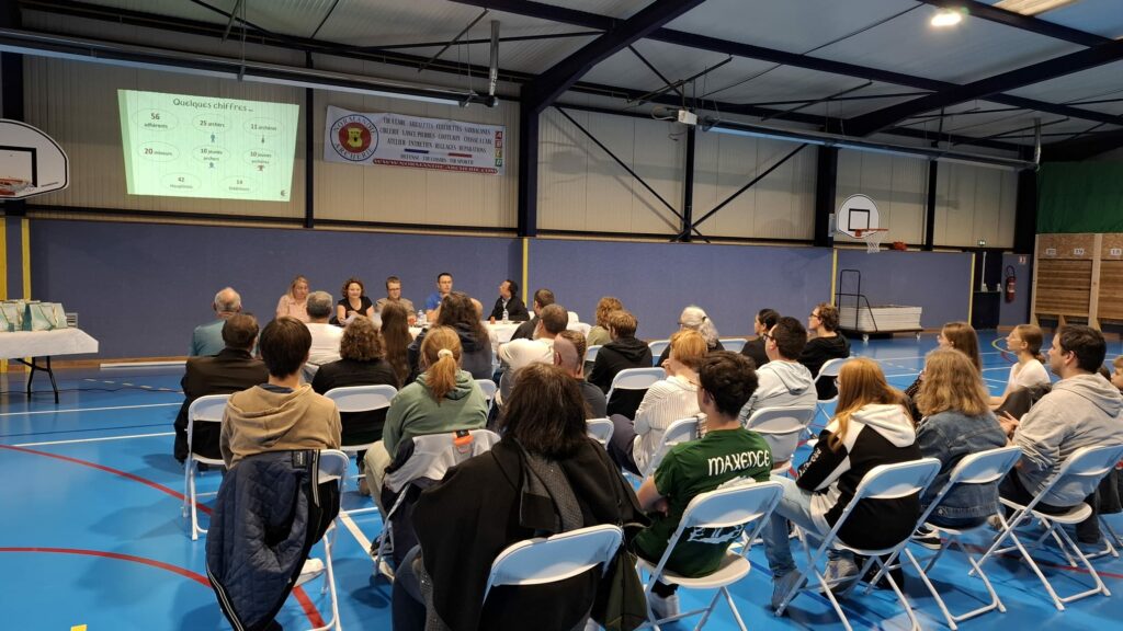 Une année exceptionnelle pour notre club ! 🎯🏆
L’assemblée générale du 05 juin 2025 a marqué un tournant pour notre club, célébrant une année riche en compétitions, projets ambitieux et nouveaux défis. L'esprit d'équipe s'est renforcé, et de belles initiatives ont vu le jour, comme l’ajout de la sarbacane dès l'année prochaine et la recherche de nouveaux partenaires pour soutenir notre croissance.